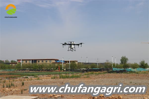 Agriculture drone technology is used for targeted fertilization and spraying of pesticides